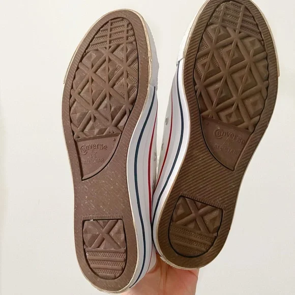 ⛔SOLD⛔ White Converse Sneakers - Picture 3 of 9